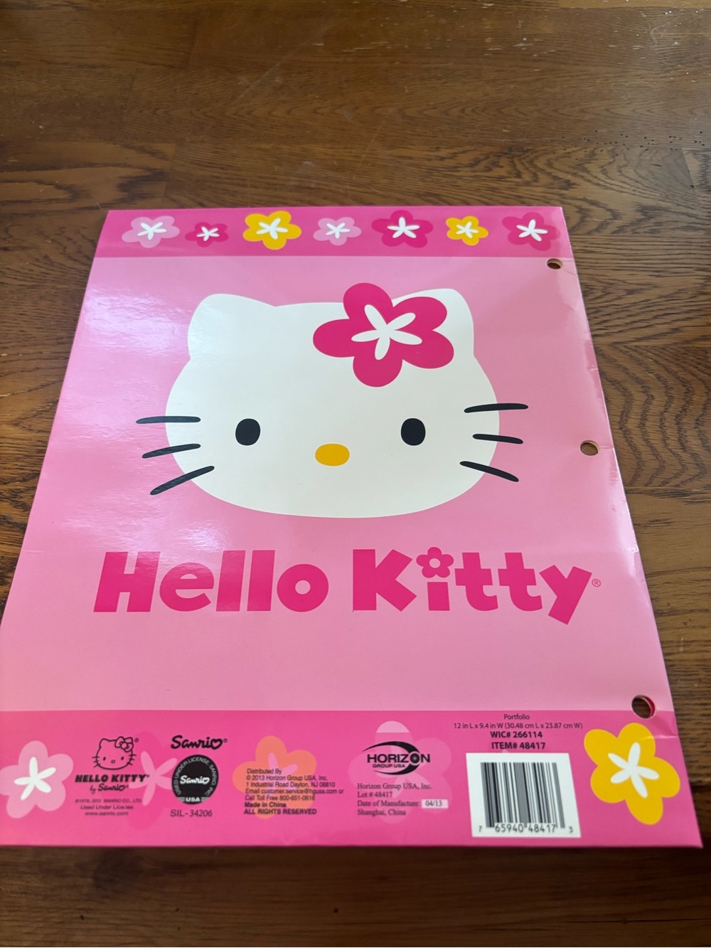 Hello kitty 2013 folder - Picture 3 of 4